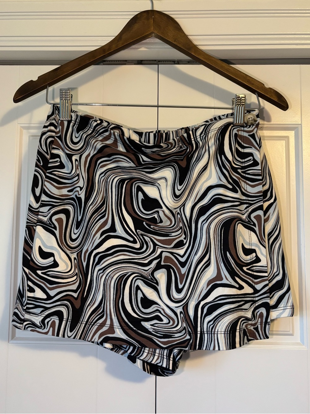 Wallflower, marble swirl print skort